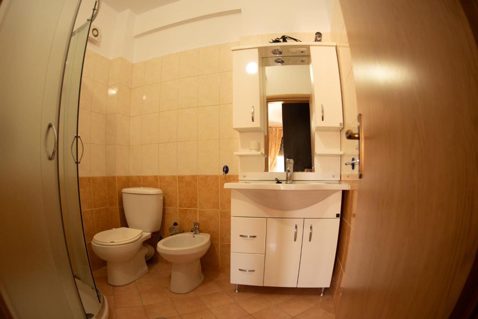 Apartament Egzoni City Center Apartment Berat Bagian luar foto