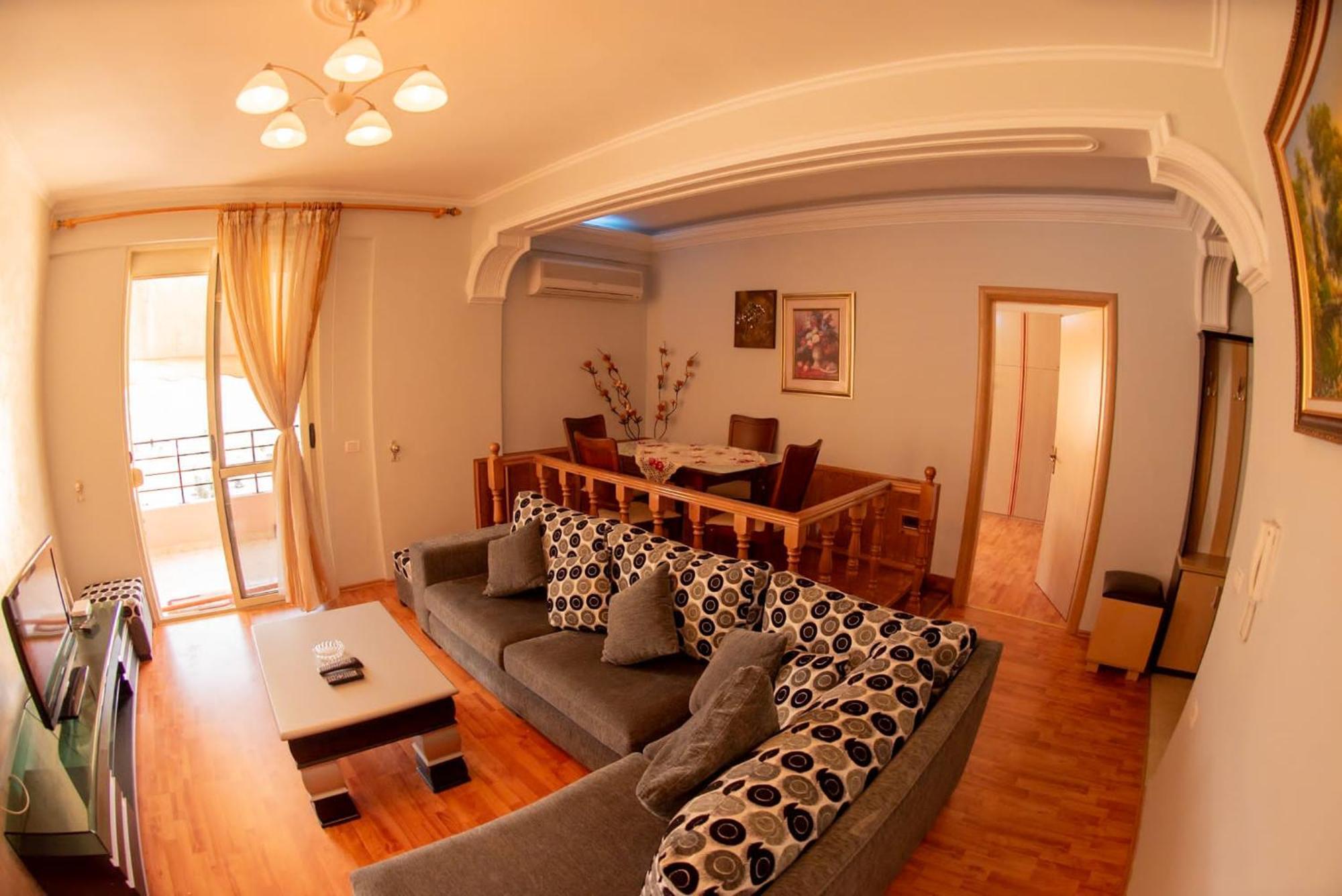 Apartament Egzoni City Center Apartment Berat Bagian luar foto